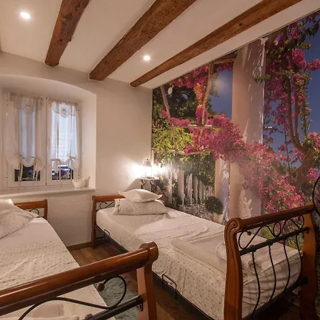 Apartment Sen - 130 M From Sea Makarska