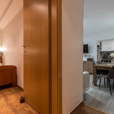 Apartment Sen - 130 M From Sea Makarska